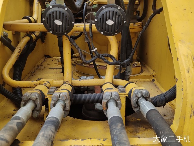 小松 PC240LC-8M0 挖掘机