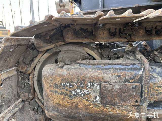 山东临工 E660F 挖掘机