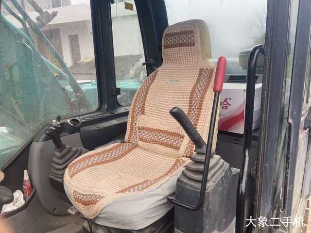 神钢 SK140LC 挖掘机