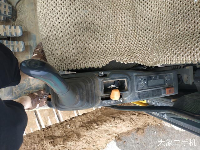 住友 SH210-5 挖掘机