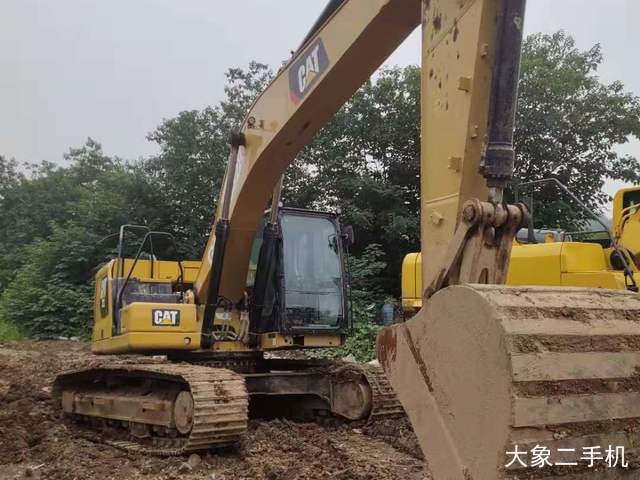 卡特彼勒 323DL 挖掘机