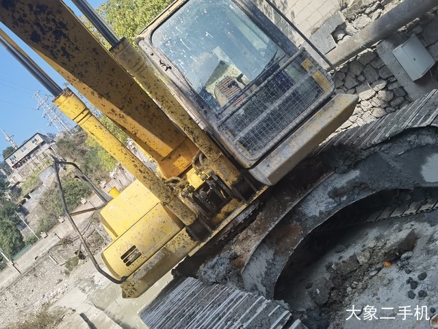 小松 PC210-8 挖掘机