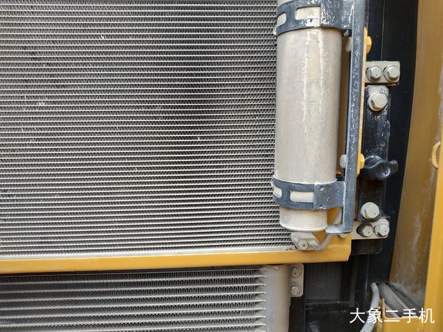 卡特彼勒 323D2L 挖掘机