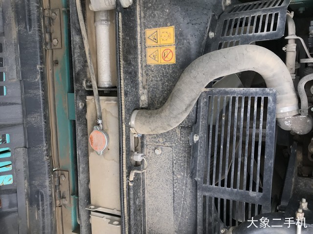 神钢 SK210LC-8 挖掘机