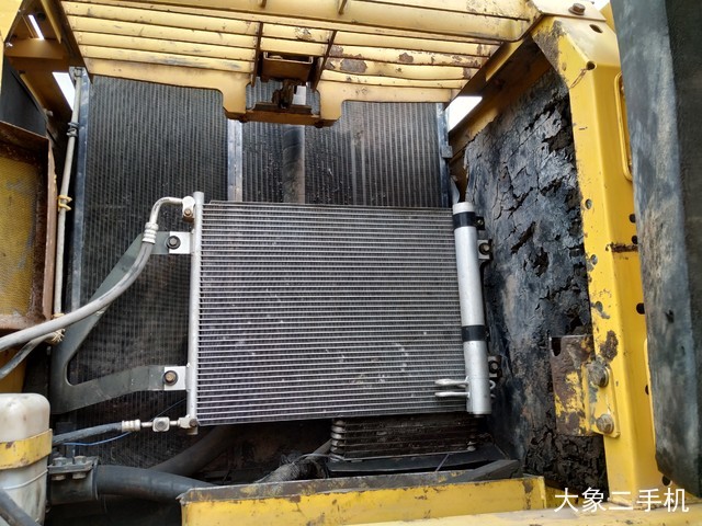 小松 PC240LC-8 挖掘机