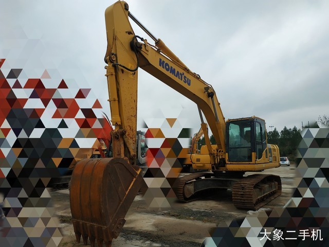 小松 PC220-8M0 挖掘机