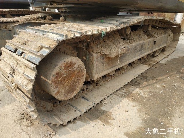 徐工 XE215CA 挖掘机