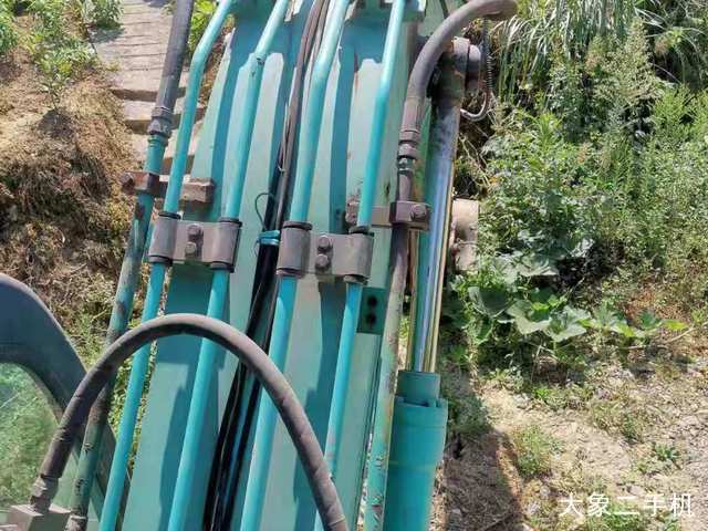 神钢 SK130-8 挖掘机