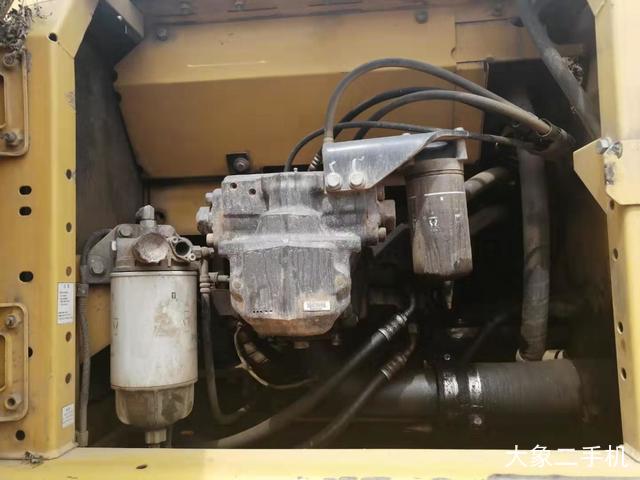 小松 PC240LC-8M0 挖掘机