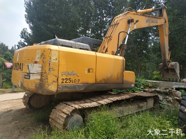 现代 R225LC-7 挖掘机