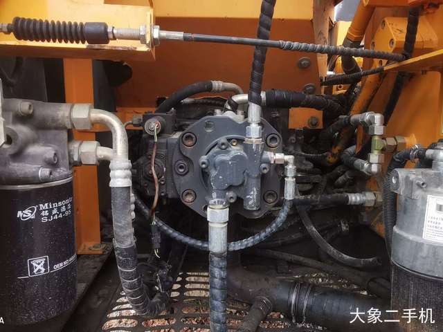 三一重工 SY135C-8 挖掘机