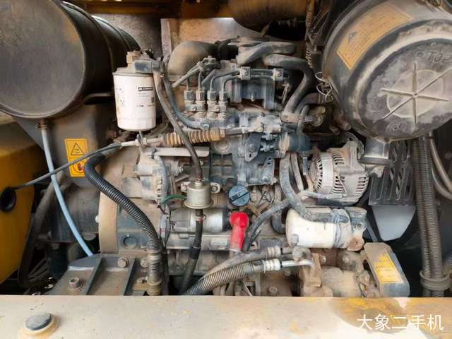 徐工 XE75D 挖掘机