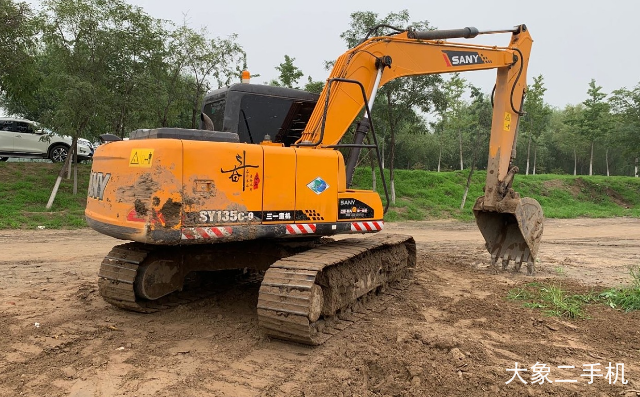 三一重工 SY135C-9 挖掘机