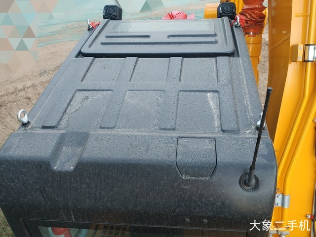 龙工 LG6225E 挖掘机