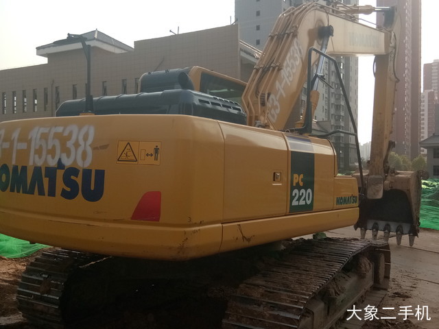 小松 PC240LC-8M0 挖掘机