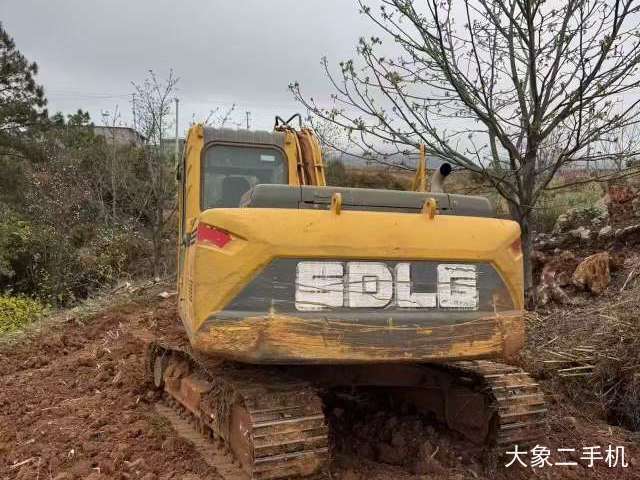 山东临工 E6135F 挖掘机