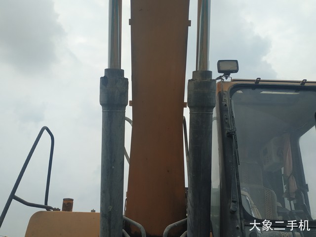 三一重工 SY235C 挖掘机