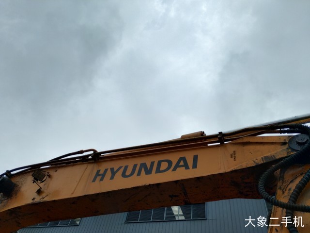 现代 R130W-5 挖掘机