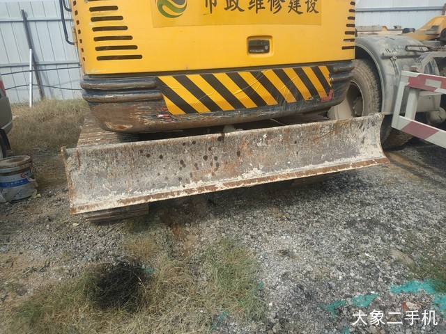 雷沃重工 FR65V8 挖掘机