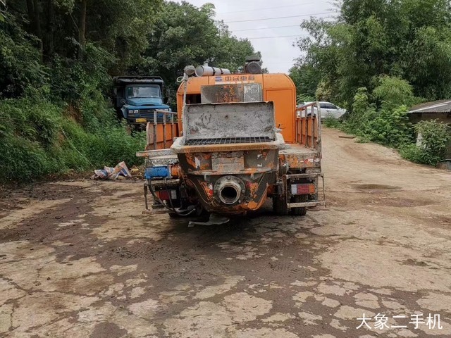 中联重科 ZLJ5130THBE-10018R 泵车
