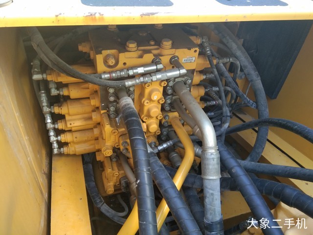 小松 PC240LC-8M0 挖掘机