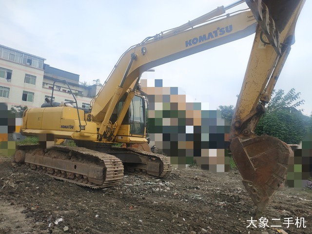 小松 PC240LC-8 挖掘机