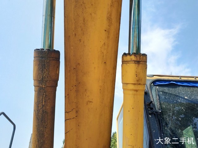 小松 PC200-8 挖掘机