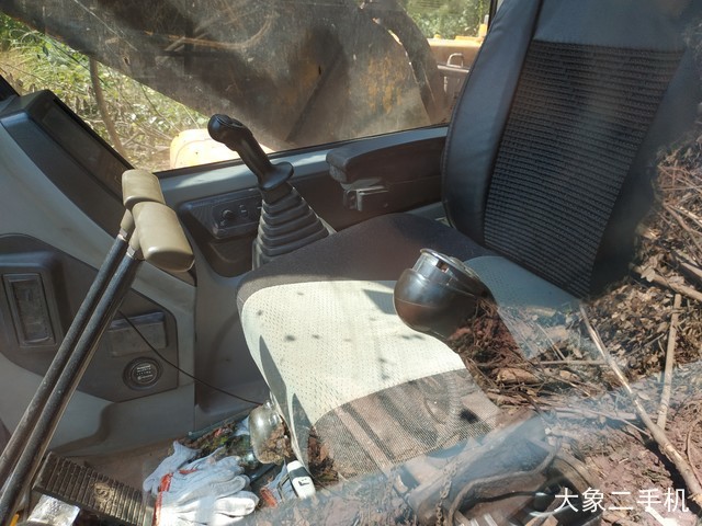 现代 R225LC-7 挖掘机