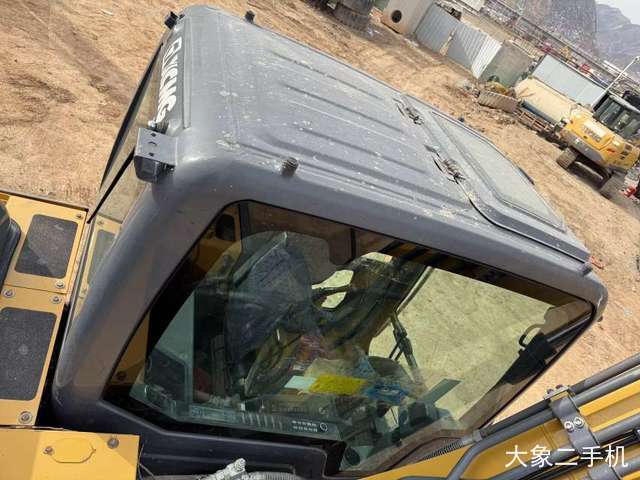 徐工 XE135D 挖掘机