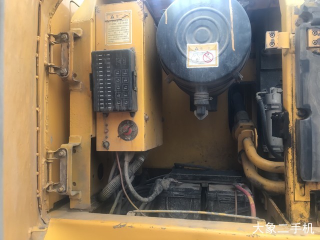 龙工 LG6225D 挖掘机