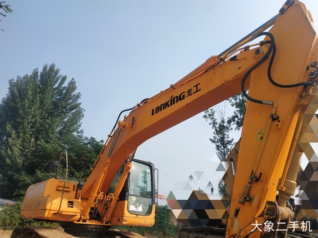 龙工 LG6215 挖掘机