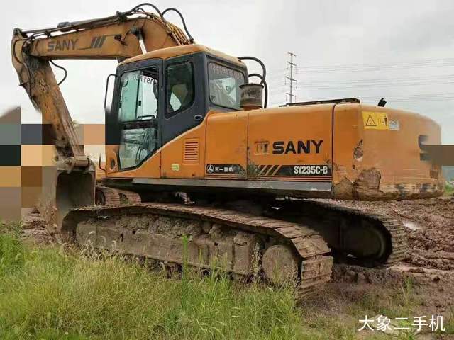 三一重工 SY215C 挖掘机