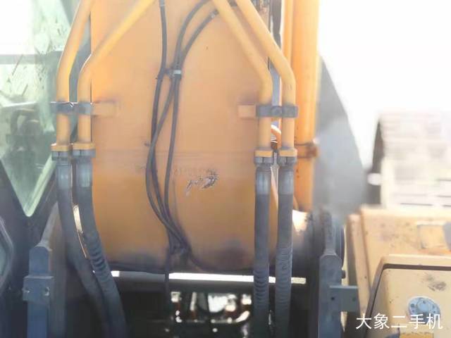 现代 R305LC-7 挖掘机