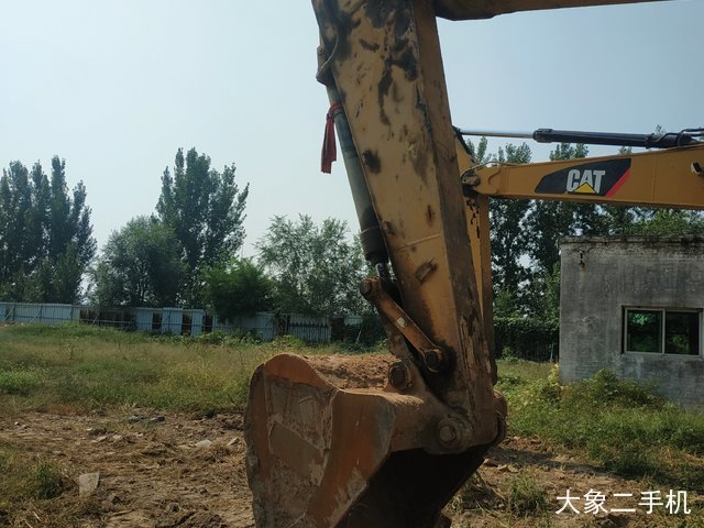 卡特彼勒 323DL 挖掘机
