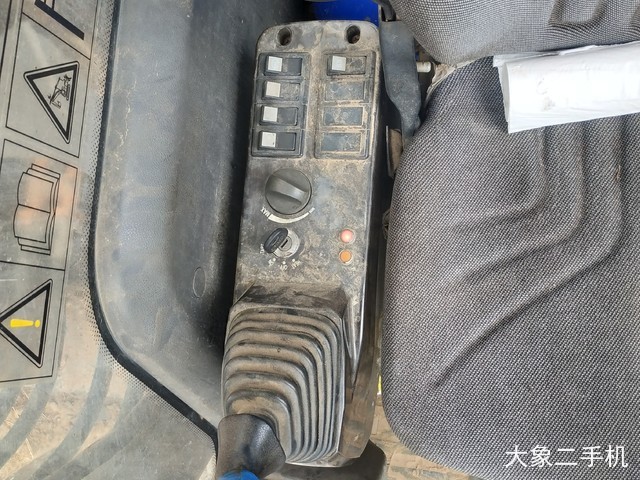 三一重工 SY215C-9 挖掘机