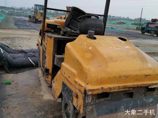 洛建 YZ7G 压路机