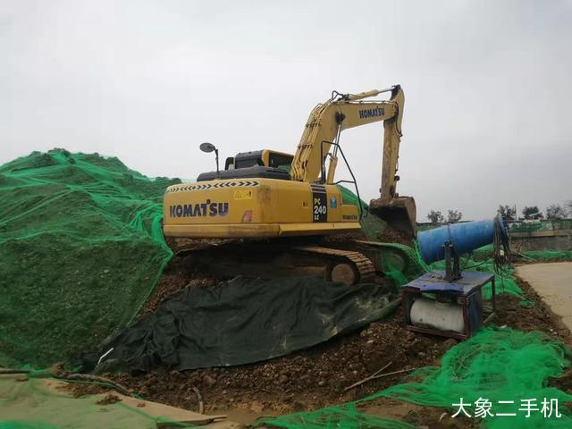 小松 PC240LC-8M0 挖掘机