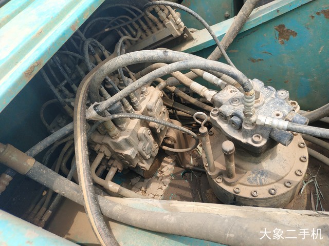 神钢 SK260LC-8 挖掘机