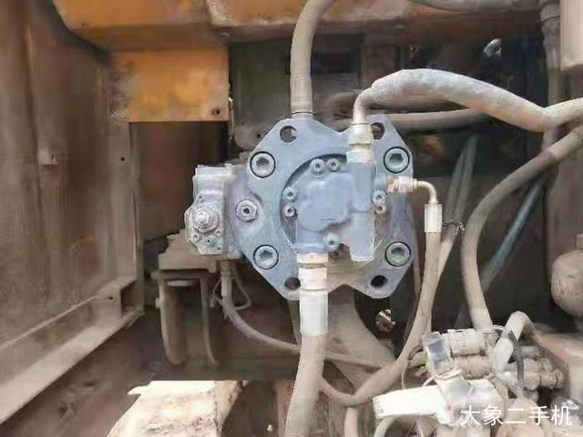 沃尔沃 EC210B 挖掘机