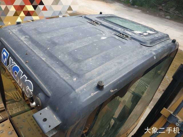 徐工 XE215CA 挖掘机