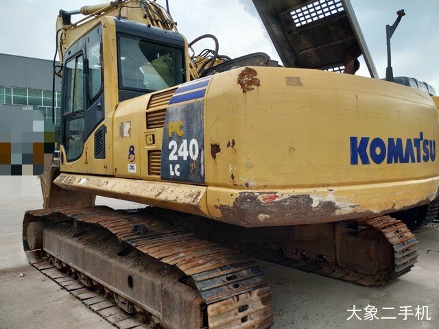小松 PC240LC-8 挖掘机