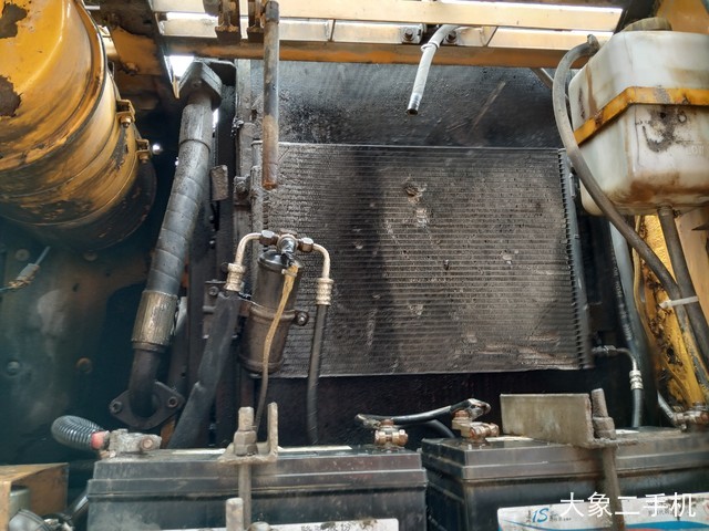 现代 R130W-5 挖掘机