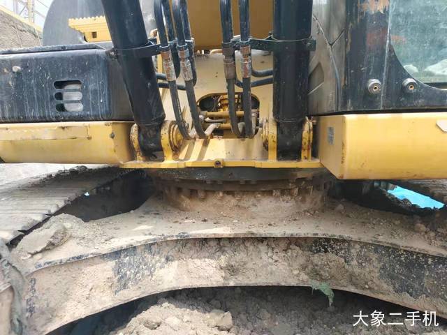 卡特彼勒 323DL 挖掘机