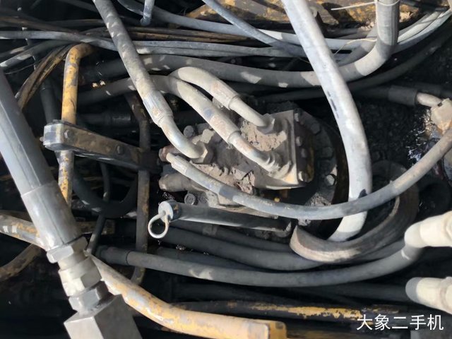 卡特彼勒 320B 挖掘机