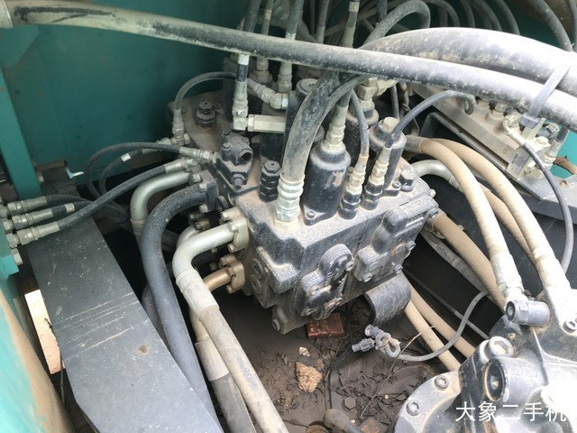 神钢 SK210LC-8 挖掘机