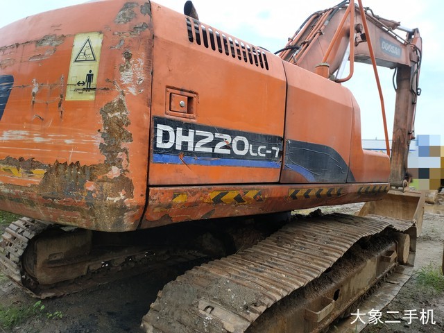 斗山 DH220-5 挖掘机