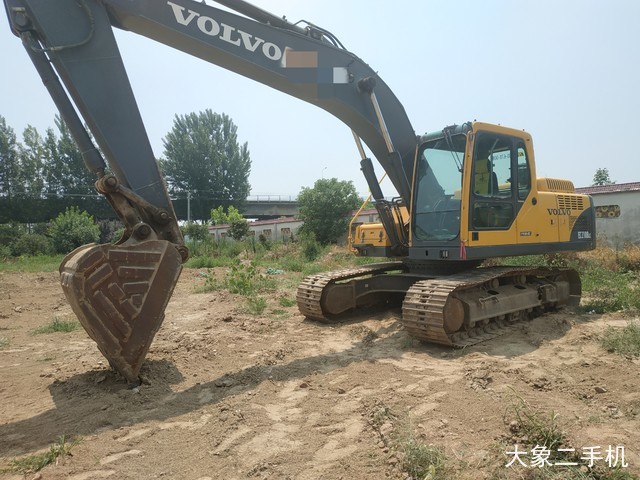 沃尔沃 EC210BLC 挖掘机