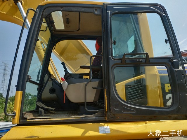 小松 PC240LC-8M0 挖掘机