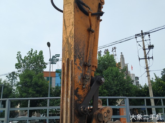 现代 R210W-7 挖掘机