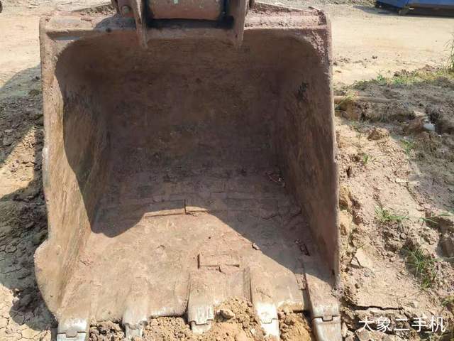 沃尔沃 EC210BLC 挖掘机